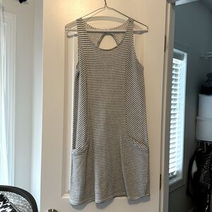 Easy breezy blue and white nautical stripe sleeveless shift dress with pockets